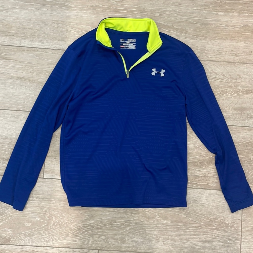Under Armour long sleeve half zip boys shirt size Medium